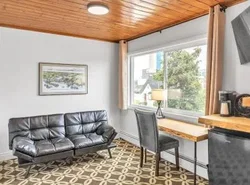 Highliner Hotel - Deluxe Double Queen with Mountain View