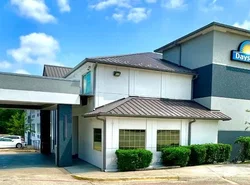 Days Inn by Wyndham Arlington