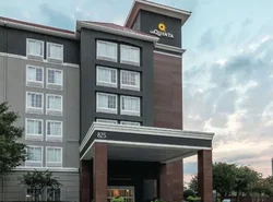 La Quinta by Wyndham Arlington North 6 Flags Dr