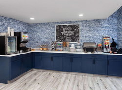 AmericInn by Wyndham Eagle River Downtown