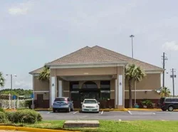 Quality Inn & Suites near Coliseum and Hwy 231 North