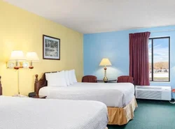 Days Inn by Wyndham Battlefield Rd/Hwy 65