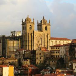 Porto Cathedral, Porto Accommodation Indiana