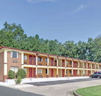 Days Inn by Wyndham Newport News - Accommodation Indiana