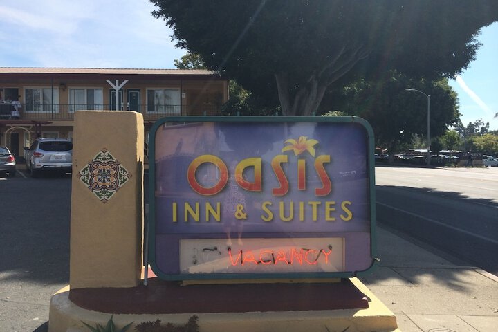 Oasis Inn & Suites - thumb 1