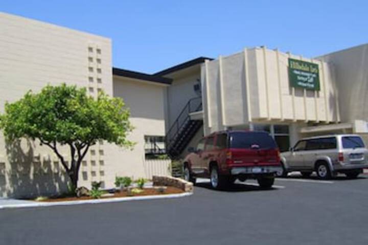 Hillsdale Inn - thumb 0