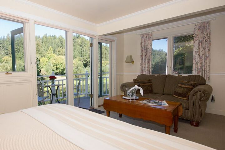 Village Inn & Restaurant - thumb 6