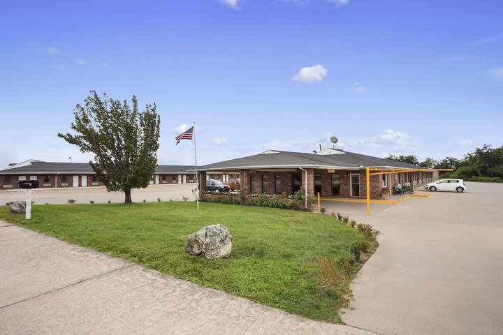 Super 8 By Wyndham Henryetta - thumb 2