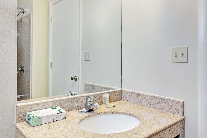 Super 8 By Wyndham Newark DE - thumb 6