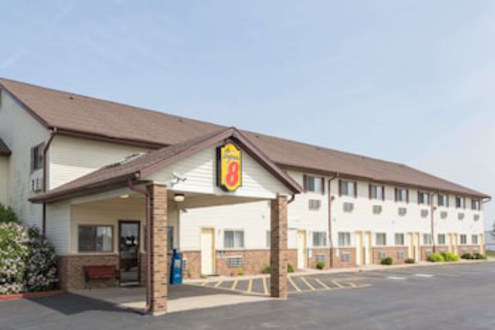 Super 8 By Wyndham Dixon - thumb 0