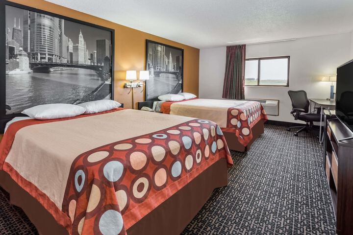 Super 8 By Wyndham Dixon - thumb 5