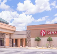 Ramada by Wyndham Macon - Accommodation Indiana