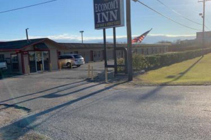 Economy Inn - thumb 1
