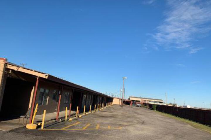 Economy Inn - thumb 5