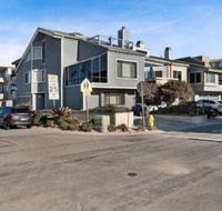 Spacious Hollywood Beach Stunner - Accommodation Indiana