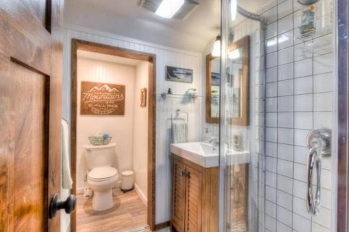 Hole In One Cabin - thumb 2