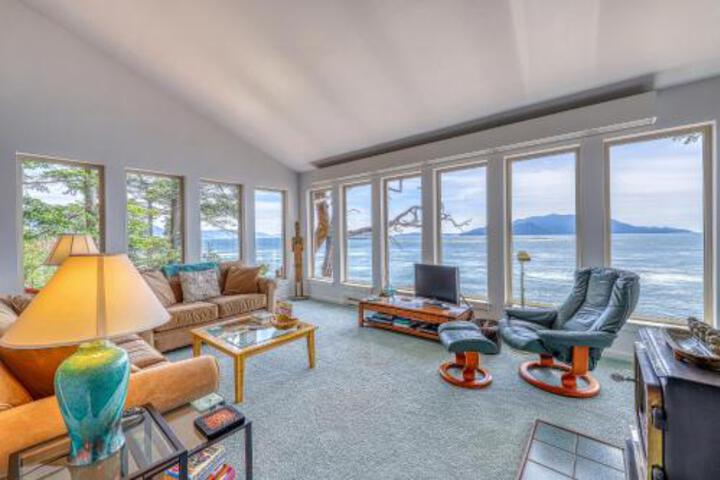 Northwest Shoreline Home - thumb 0