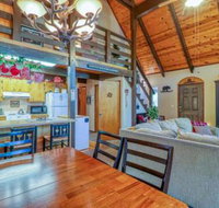 4 Bed 2 Bath Vacation home in Arnold - Accommodation Indiana