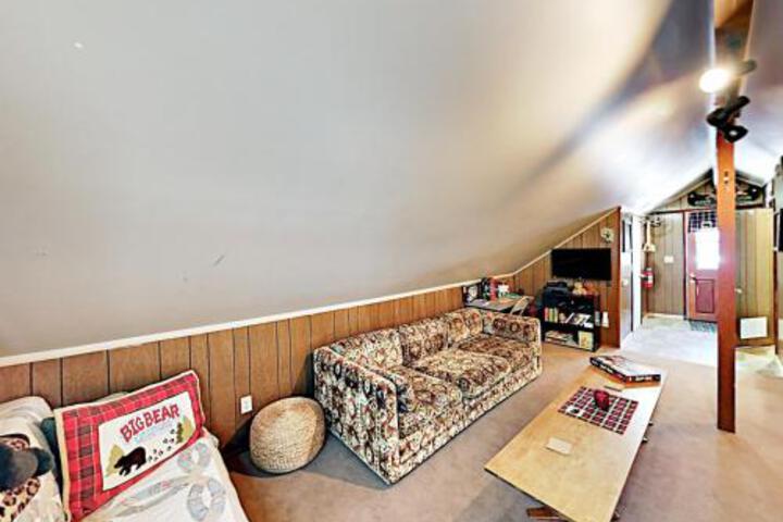 Spacious Cabin Home Home - thumb 3