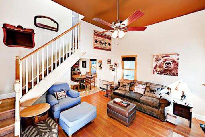 Spacious Cabin Home Home - thumb 1