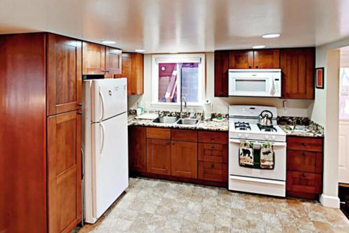 Spacious Cabin Home Home - thumb 2