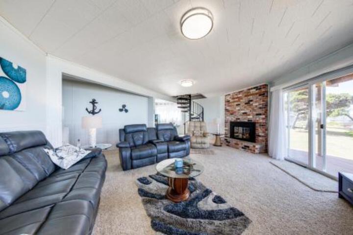 A Whale Of A View! - thumb 1