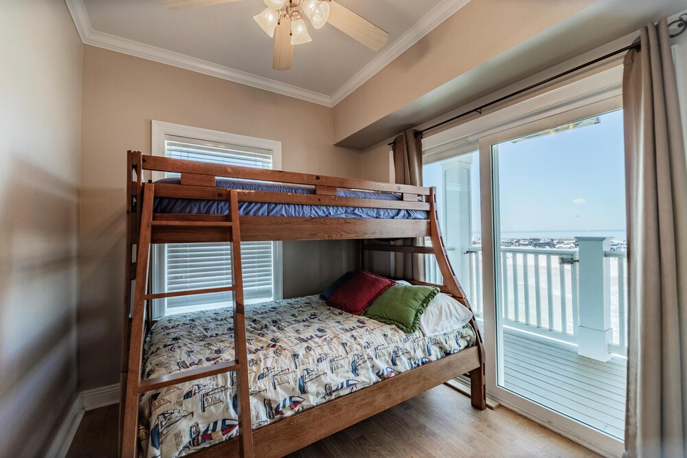 Shamrock Shores Home - thumb 5