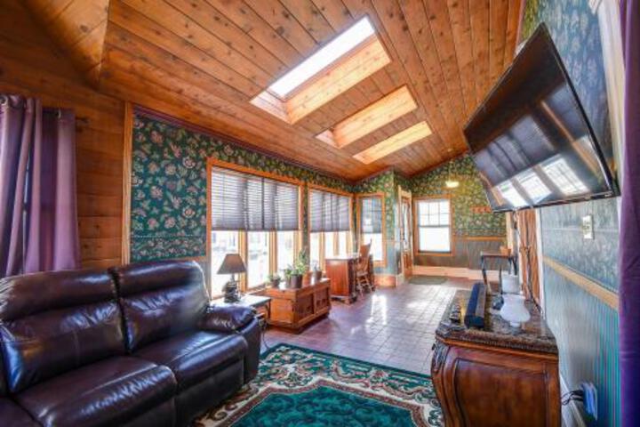 Leadvilles Cloud City Castle (For Groups) - thumb 1