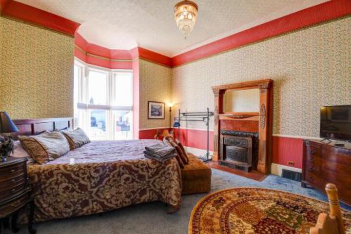 Leadvilles Cloud City Castle (For Groups) - thumb 0