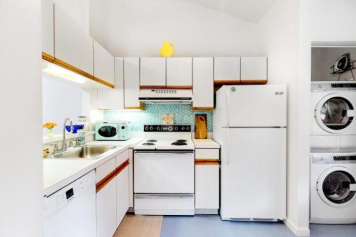 Ocean Mandevilla - thumb 1