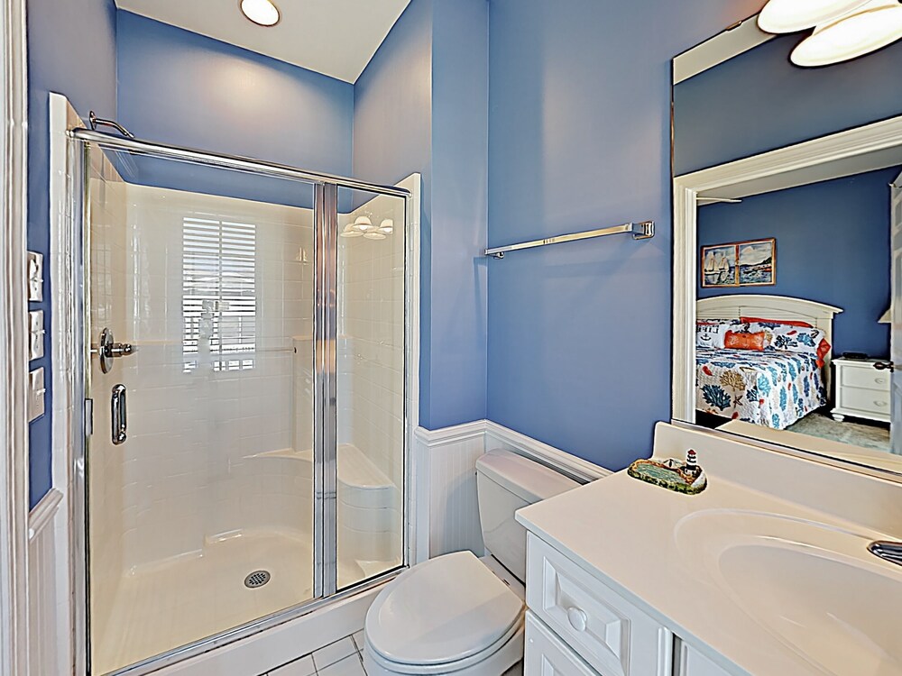 Expansive Beach Beauty W/ Private Pool & Balconies 5 Bedroom Home - thumb 5