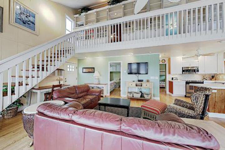 New Listing! Cheeseheads In Paradise W / Pool Home - thumb 0