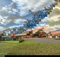 Baymont by Wyndham Canton - Accommodation Indiana