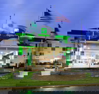 Holiday Inn  Conference Center Marshfield an IHG Hotel - Accommodation Indiana