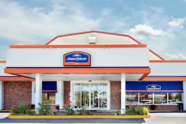 Howard Johnson By Wyndham Burlington - thumb 0