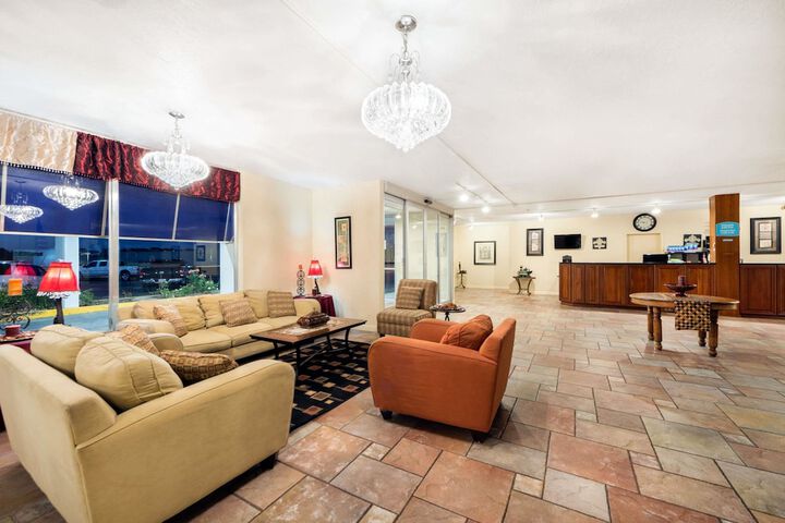 Howard Johnson By Wyndham Burlington - thumb 2