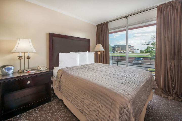 Howard Johnson By Wyndham Burlington - thumb 6