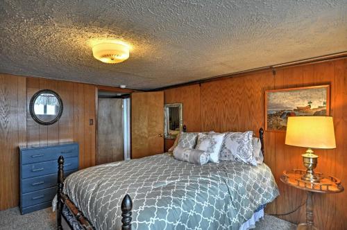 Grandmas House Charm & Depoe Bay Whale Watching - thumb 1