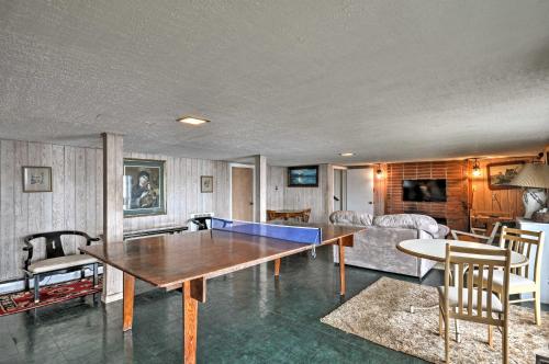 Grandmas House Charm & Depoe Bay Whale Watching - thumb 2