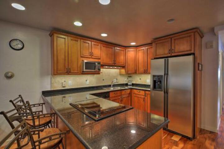 Downtown Aspen Condo With Fireplace Near 4 Ski Areas! - thumb 3