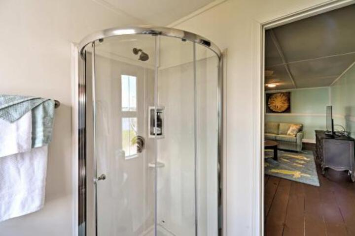 Historic Swansboro Studio W / Intracoastal View! - thumb 5