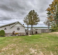 NEW Curriers Cottage on Little Traverse Lake - Accommodation Indiana