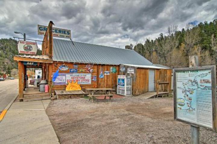 Rustic Keystone House 4 Miles From Mt. Rushmore! - thumb 5