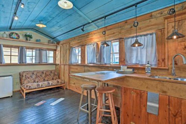 Rustic Keystone House 4 Miles From Mt. Rushmore! - thumb 2