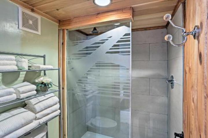 Rustic Keystone House 4 Miles From Mt. Rushmore! - thumb 6