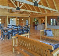 Beautiful Bluegrass Home on Just Under 100 Acres - Accommodation Indiana