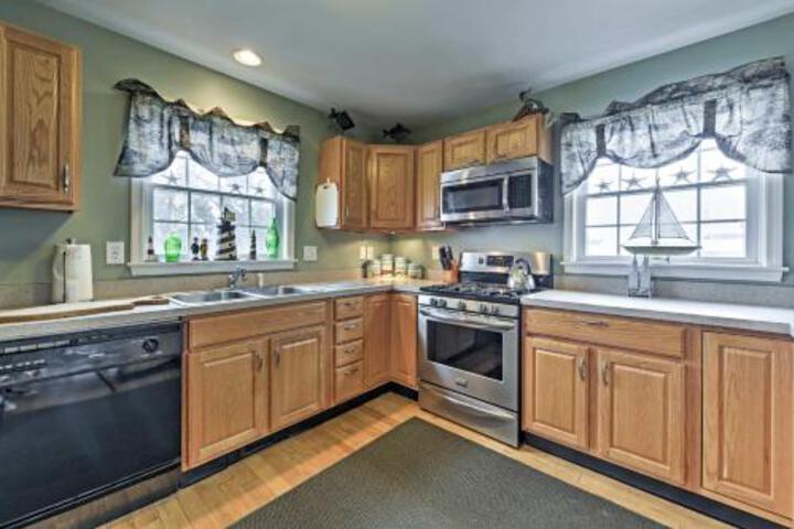 Charming Ship Bottom Home Walk To The Beach! - thumb 3