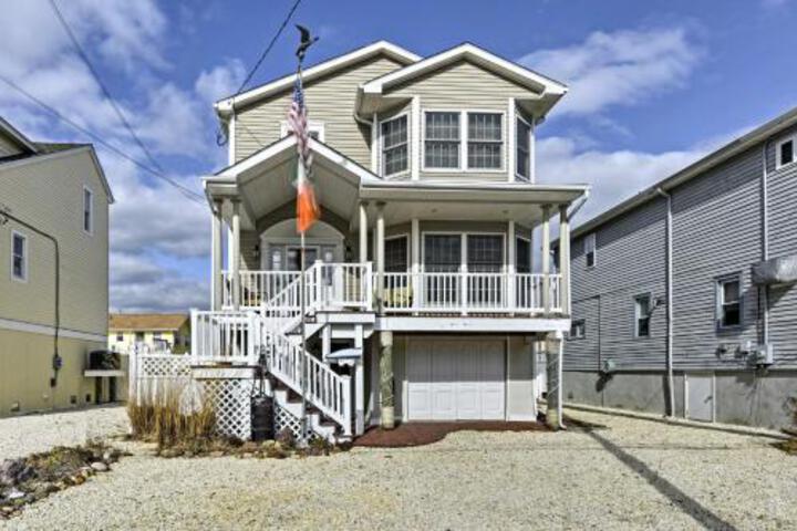 Charming Ship Bottom Home Walk To The Beach! - thumb 0