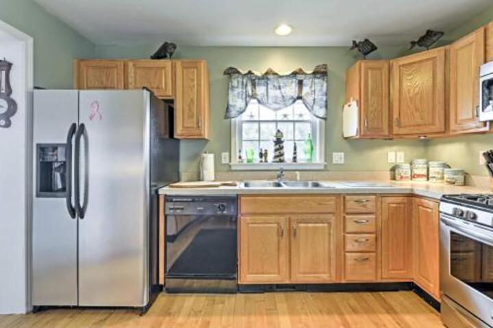 Charming Ship Bottom Home Walk To The Beach! - thumb 6