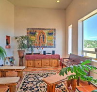 Luxurious Los Cerrillos Hillside Villa w / Views - Accommodation Indiana